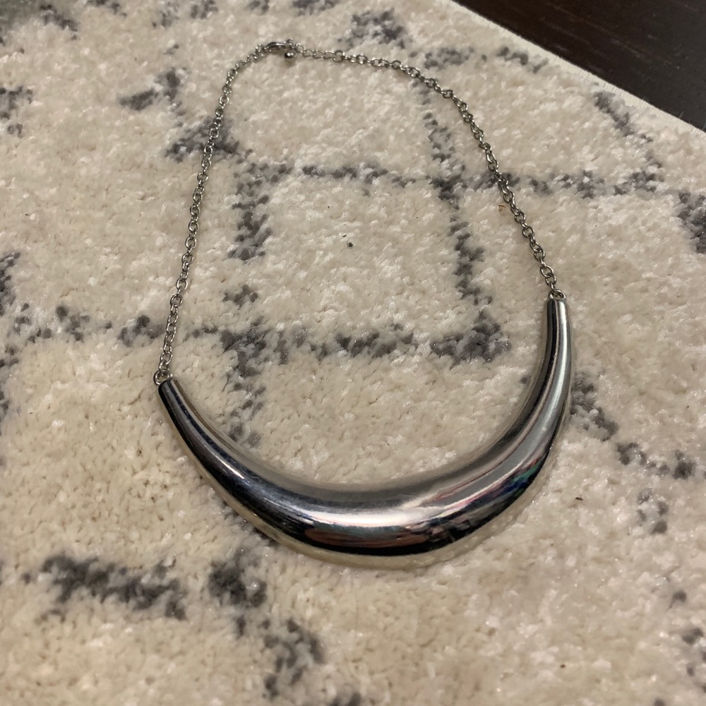 Statement necklace